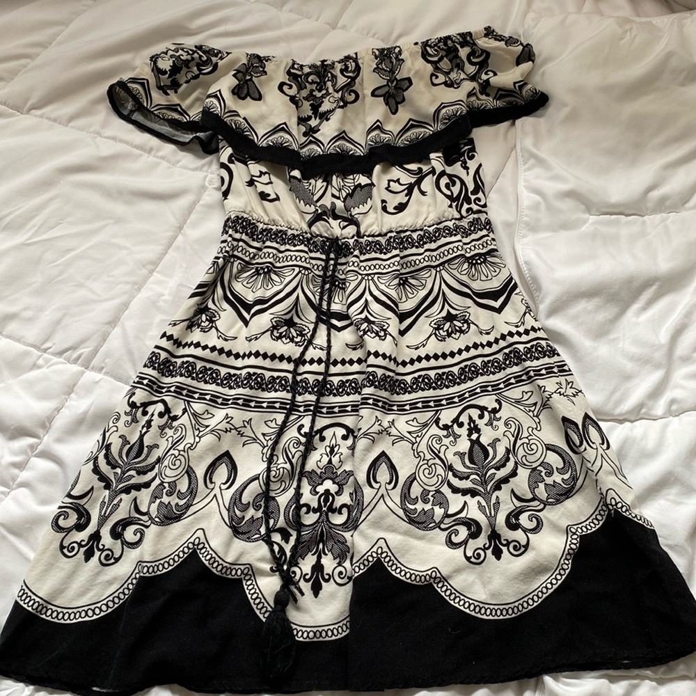Black + White Patterned Flying Tomato Off the Shoulder Dress 🤍🖤